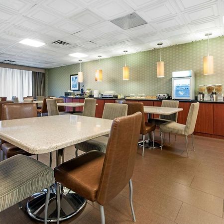 Quality Inn & Suites Charleston - Civic Center Dış mekan fotoğraf