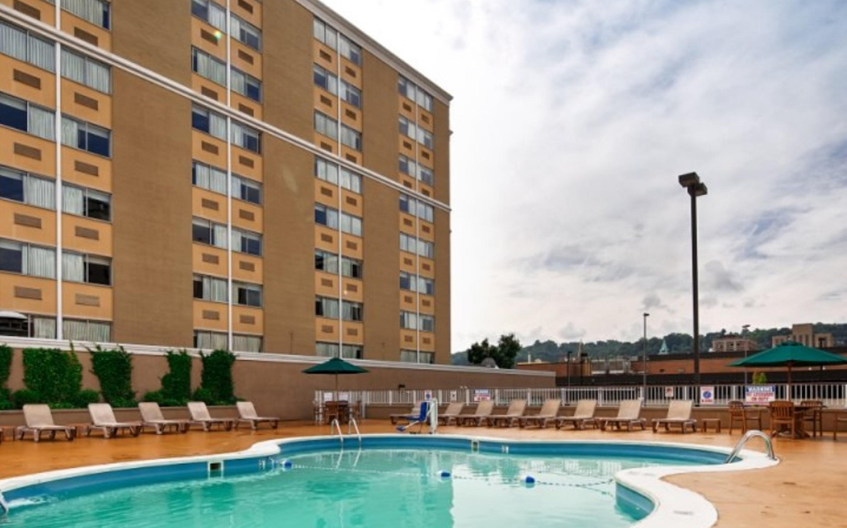 Quality Inn & Suites Charleston - Civic Center Dış mekan fotoğraf