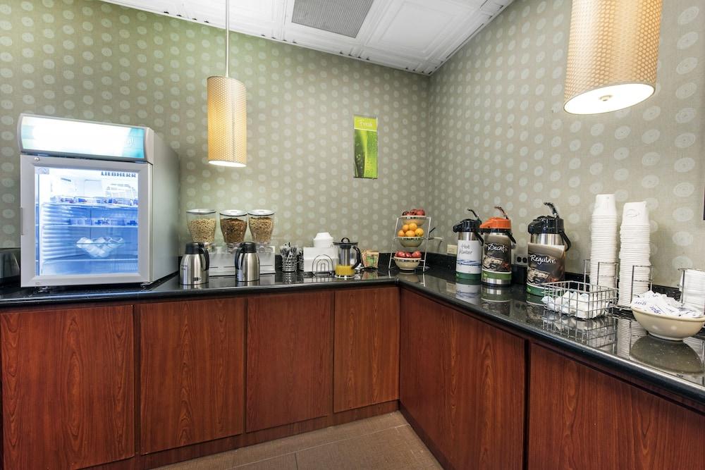 Quality Inn & Suites Charleston - Civic Center Dış mekan fotoğraf