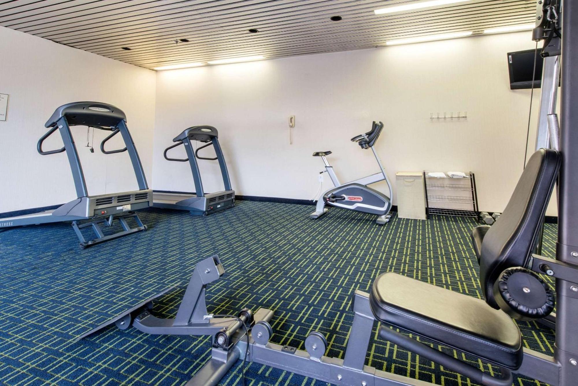 Quality Inn & Suites Charleston - Civic Center Dış mekan fotoğraf