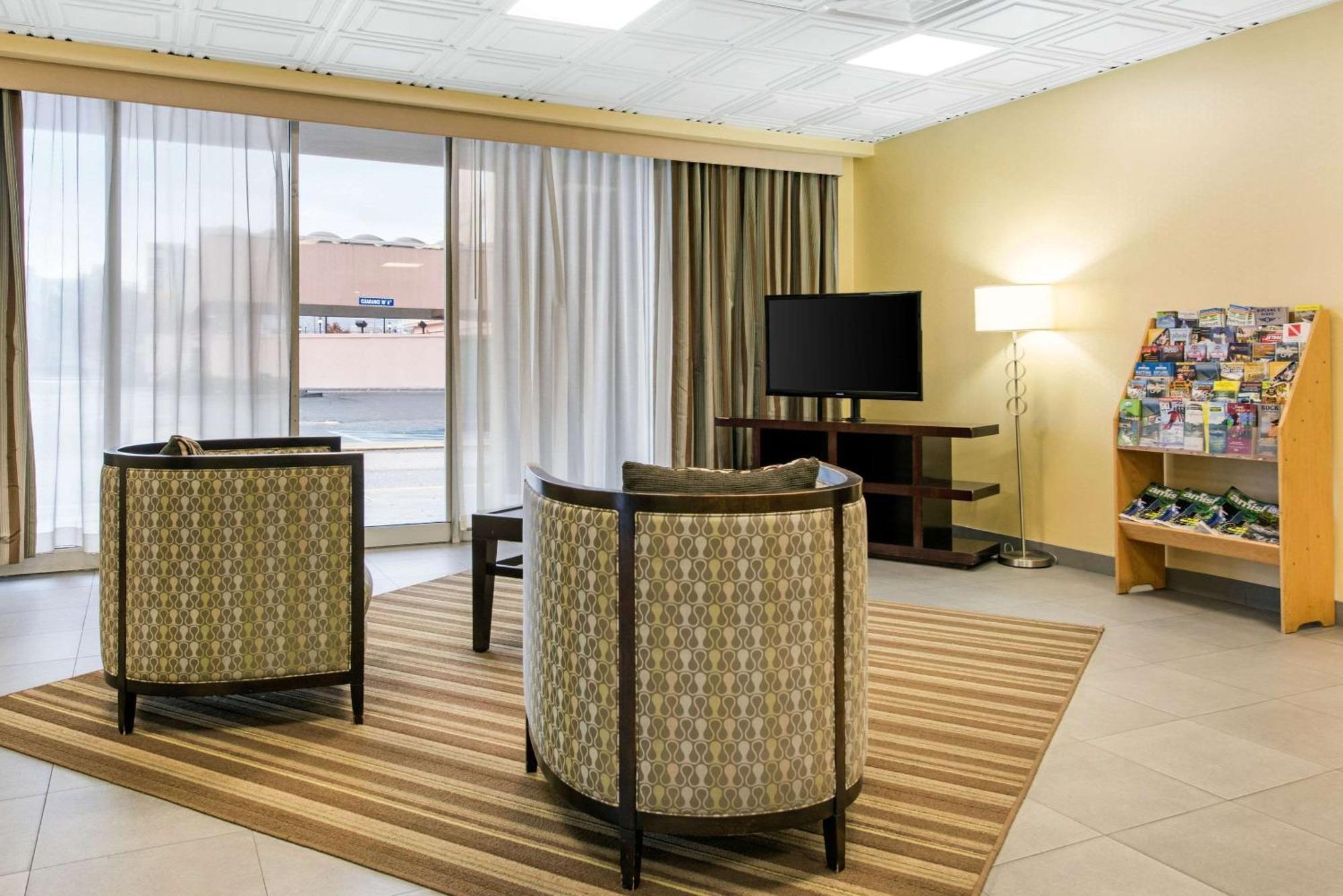 Quality Inn & Suites Charleston - Civic Center Dış mekan fotoğraf