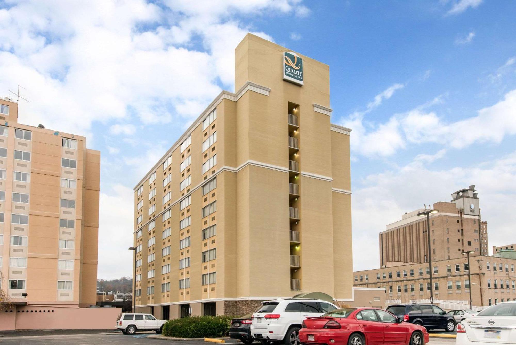 Quality Inn & Suites Charleston - Civic Center Dış mekan fotoğraf