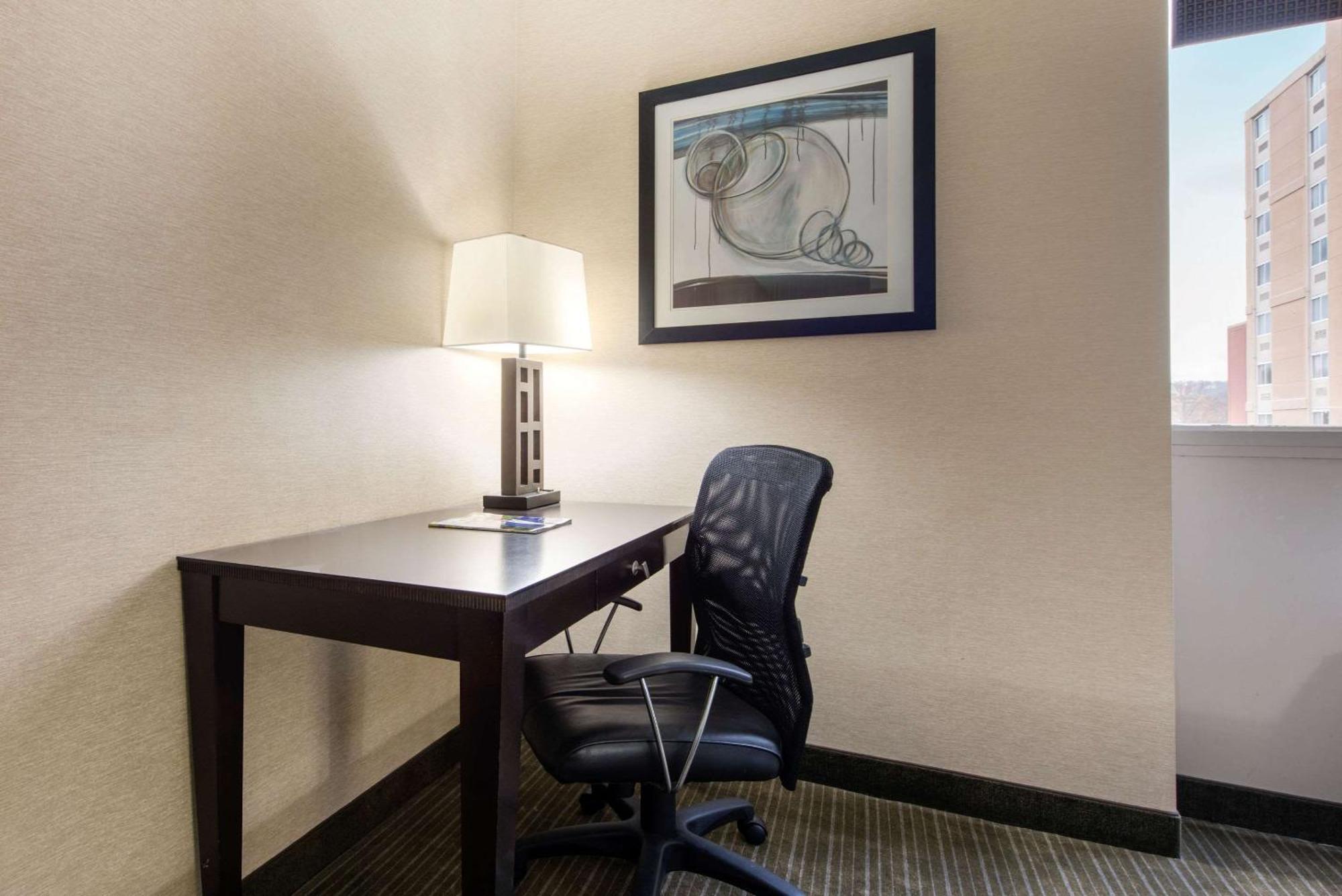 Quality Inn & Suites Charleston - Civic Center Dış mekan fotoğraf