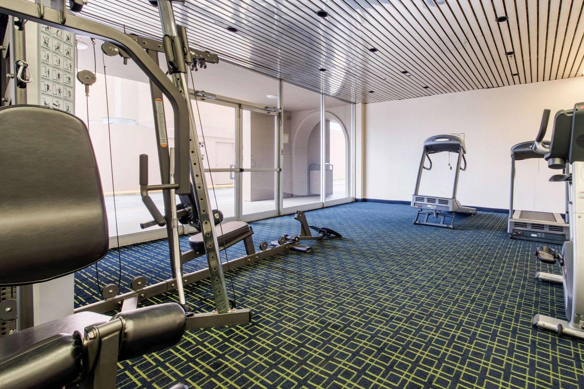 Quality Inn & Suites Charleston - Civic Center Dış mekan fotoğraf