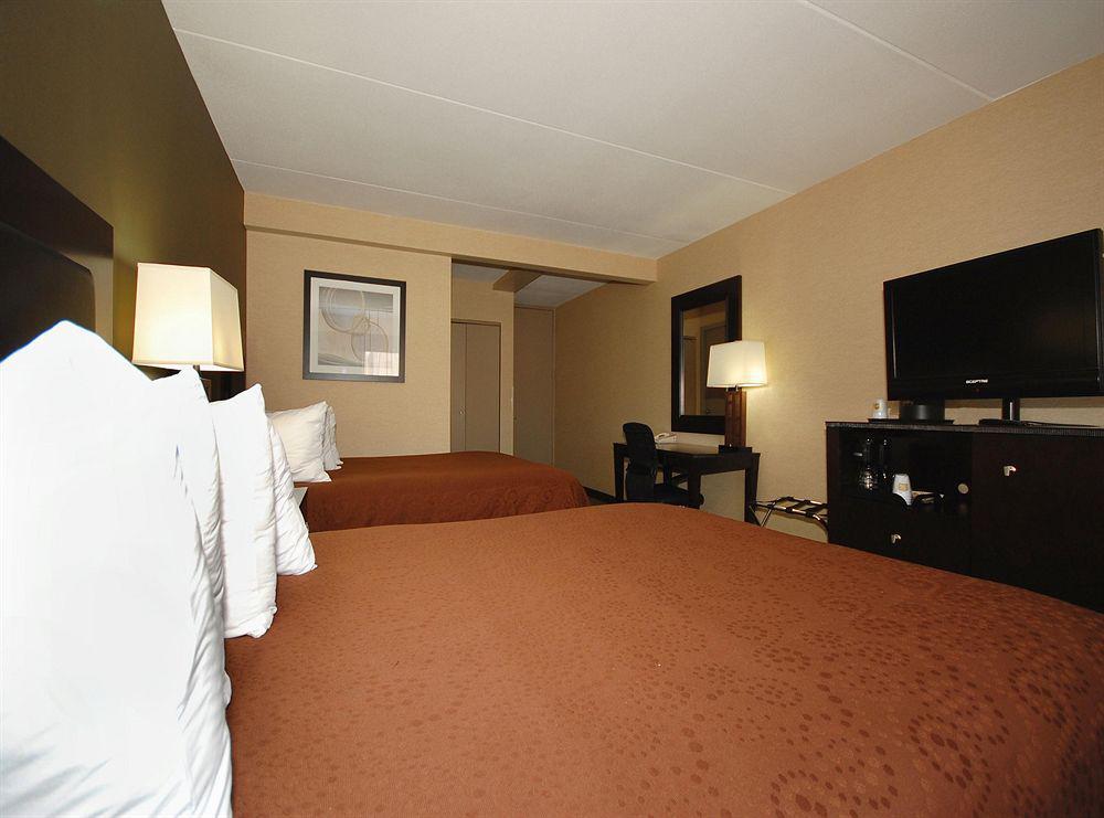 Quality Inn & Suites Charleston - Civic Center Oda fotoğraf