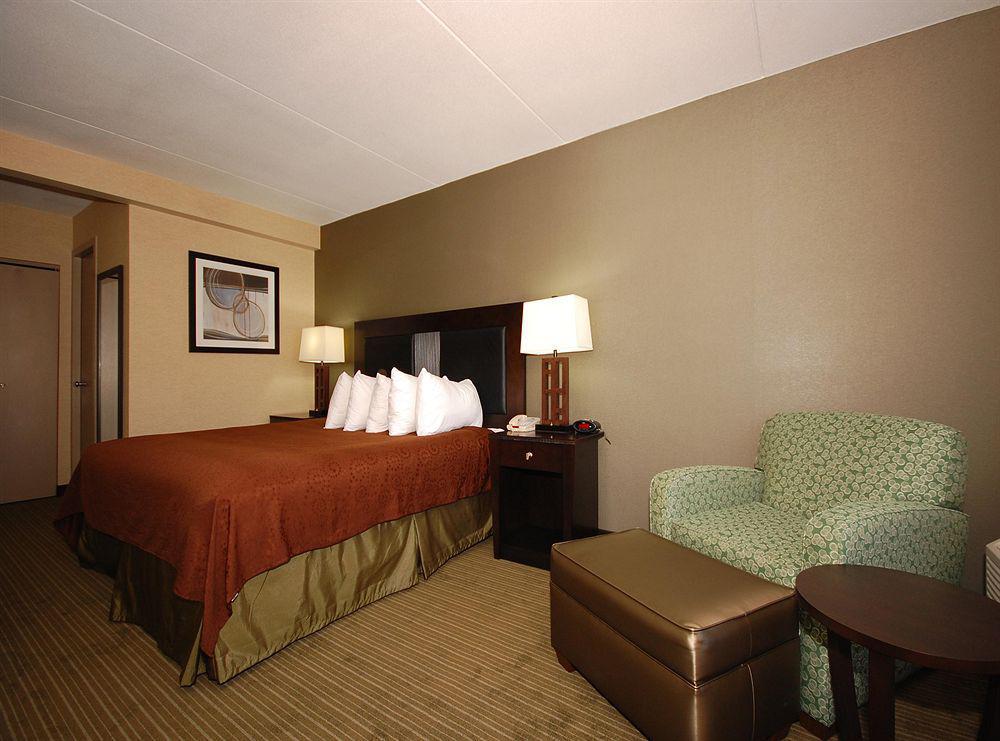 Quality Inn & Suites Charleston - Civic Center Oda fotoğraf